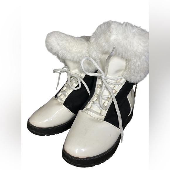 Stylish Women's Black and White Fur-Lined Boots - Picture 9 of 12